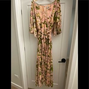 ⚡️⚡️$19 ASOS Floral Pleated Flutter Sleeve Dress